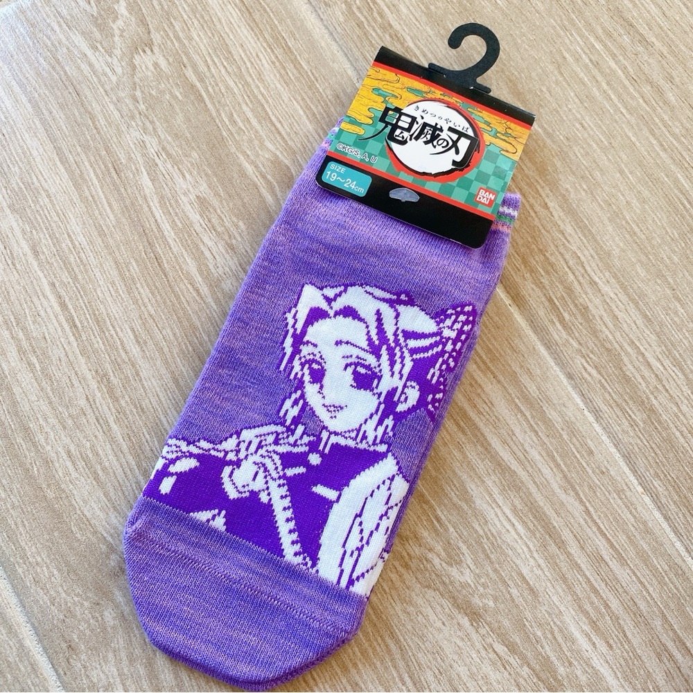 NWT Demon Slayer Official Socks “Shinobu”
Size 19cm~24cm
